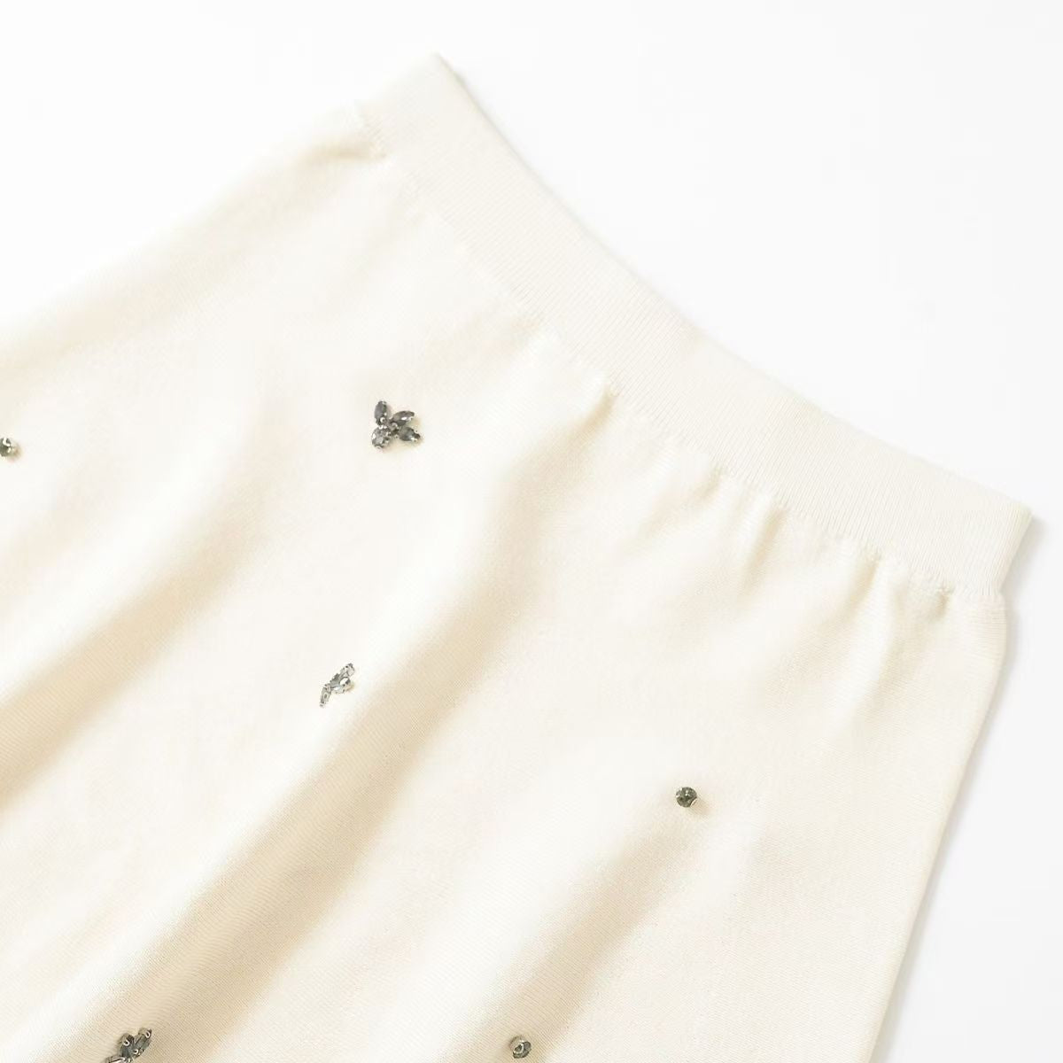 High-Waist Metal Detail Sweater Skirt